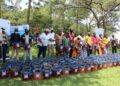 Rwanda: distributing braziers to prevent deforestation
