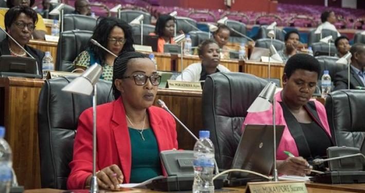 Le Parlement vote un budget de 3.245,7 milliards