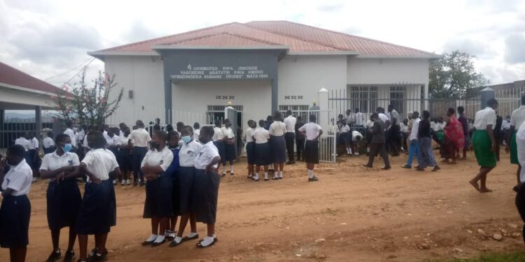 Nyaruguru: tolérance et fraternité recommandées à l’école