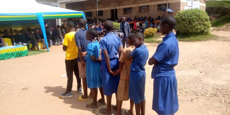 Nyaruguru : Les enfants sensibilisés à leurs obligations