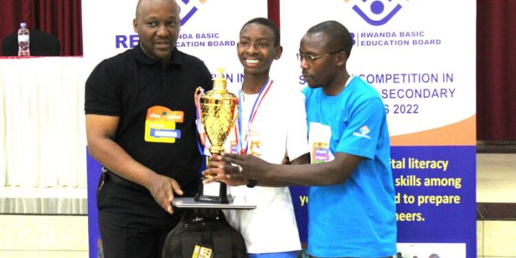 Rwanda : Les meilleurs étudiants dans la programmation scratch primés