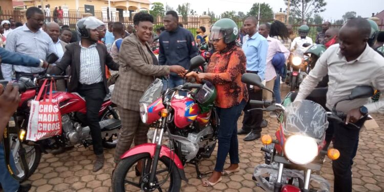 Gisagara: Des motocyclettes pour mieux servir