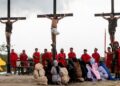 Vendredi Saint : De vraies crucifixions pour la paix dans le monde