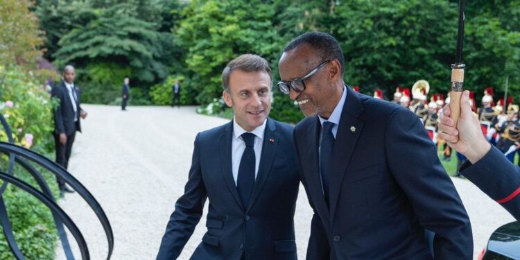 Macron cite Kagame comme un bon exemple
