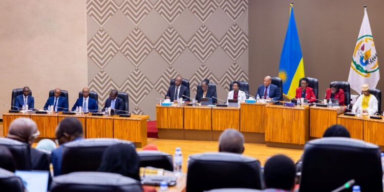 Parlement: Ngirente apprécie la contribution du secteur industriel…