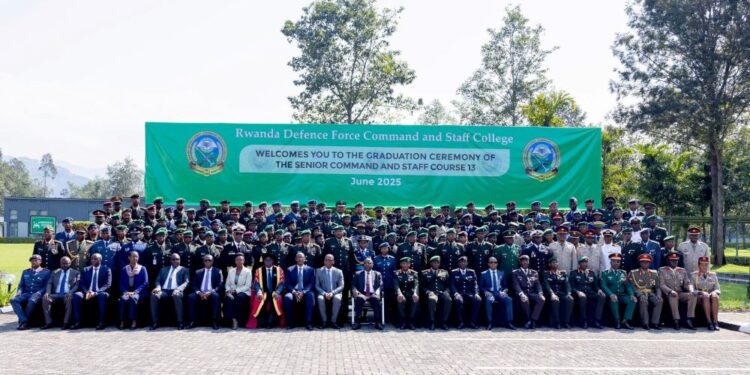 Rwanda : Remise des diplômes à 108 officiers