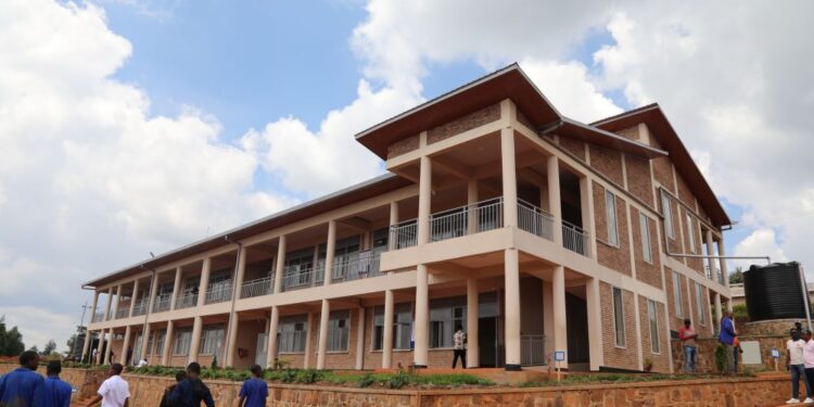 Rwanda-Jya mbere project: GITI TSS équipé d’un scanner manuel