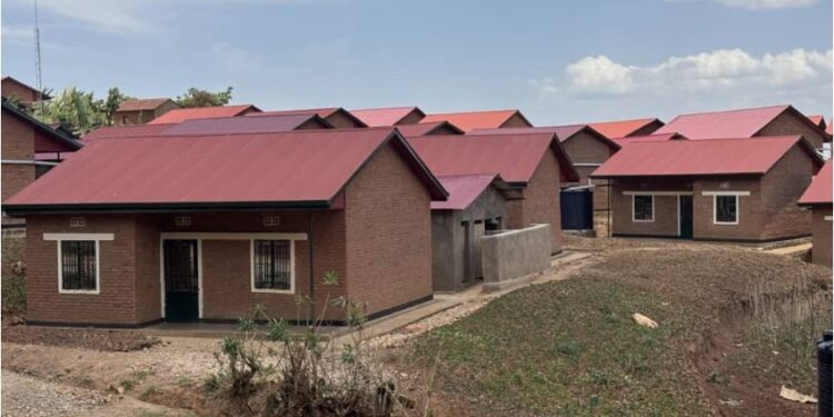 Muhanga-Karongi : remise de maisons aux anciens sinistrés